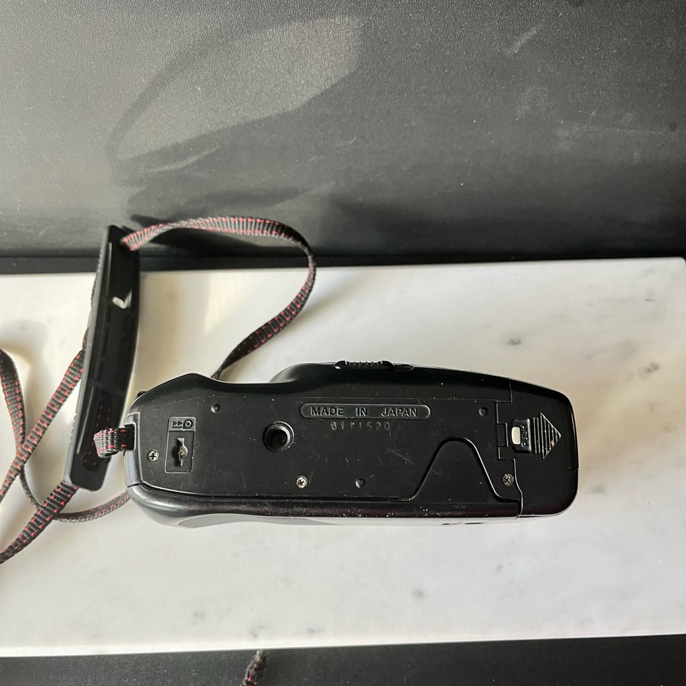 Nikon One Touch 35mm Camera and Case - Picture 4 of 7